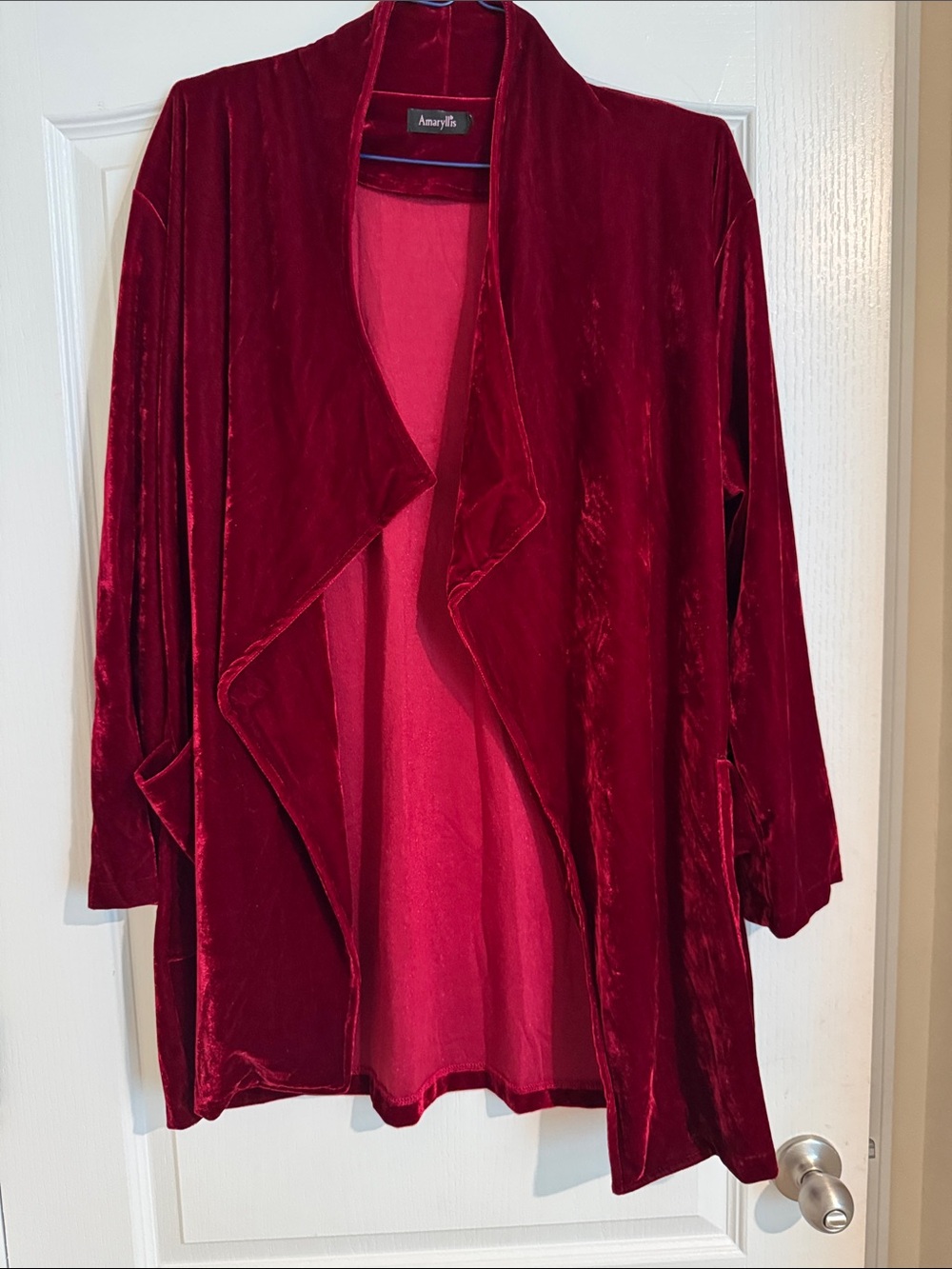 Amaryllis Velvet Open-Front Robe Jacket in Burgundy